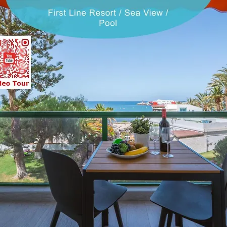 Go2tenerife Apart'dida Pool & First Line Of The Sea * Los Cristianos (Tenerife)